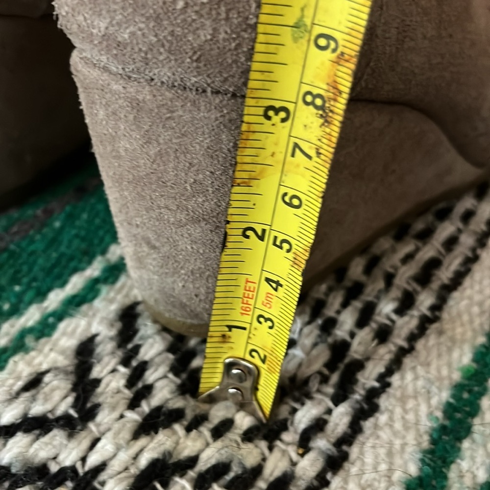 TOMS Taupe Suede Wedge Ankle Boots women’s 7 - Picture 3 of 11